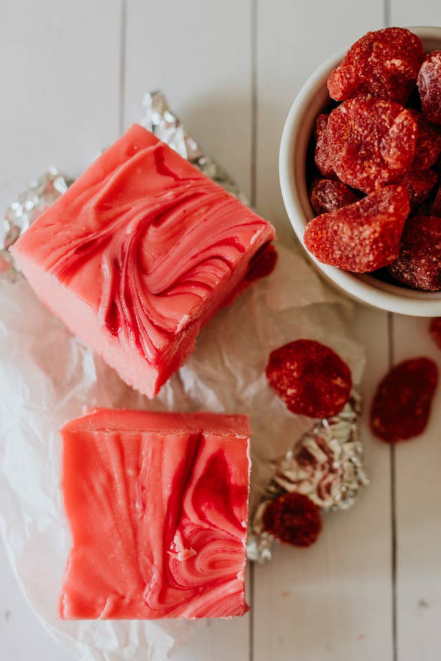 Fudge: Strawberry & Cream