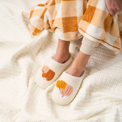 The Darling Effect Fuzzy Slippers: Pumpkins