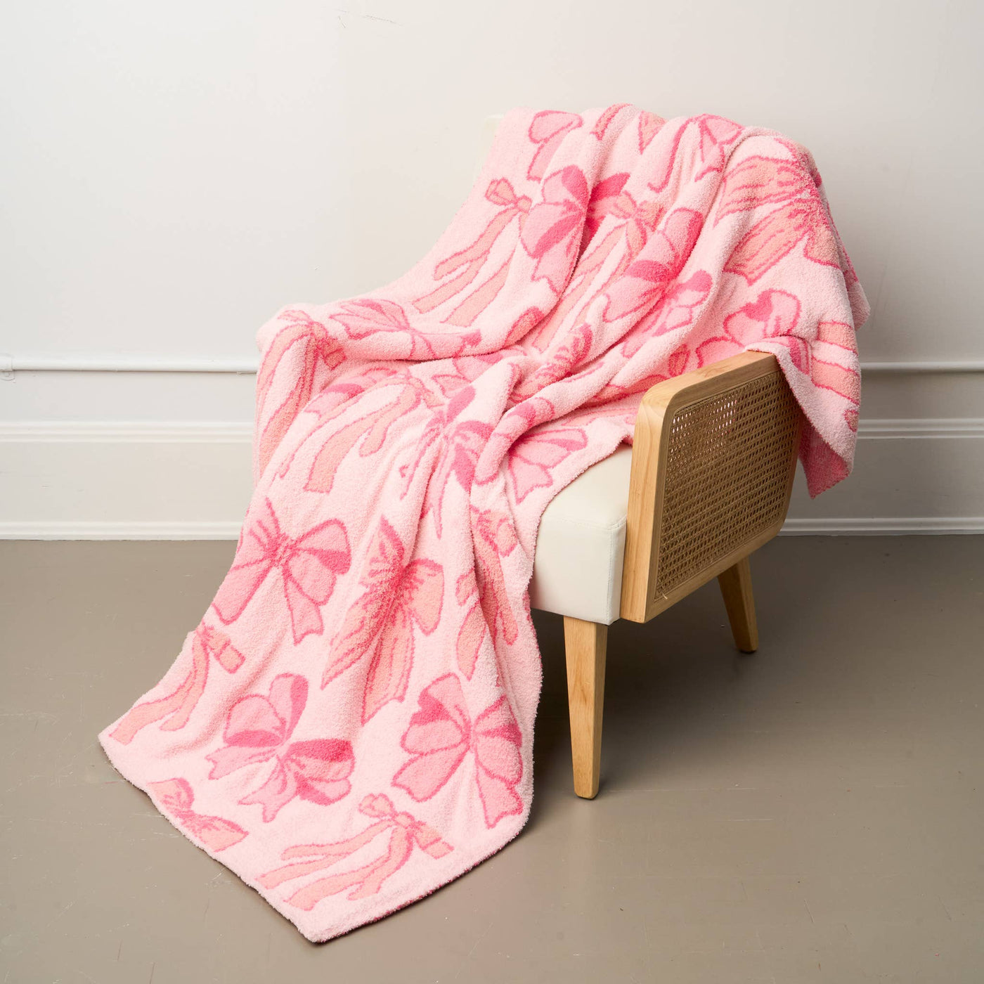 Cozy Dreams Luxe Blanket-Blushing Bows Pink