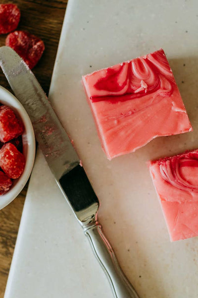Fudge: Strawberry & Cream