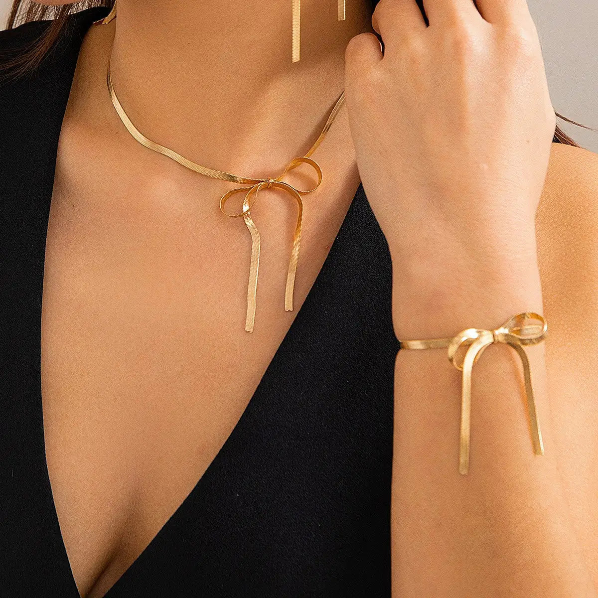 Glamour Girl Necklace - Gold