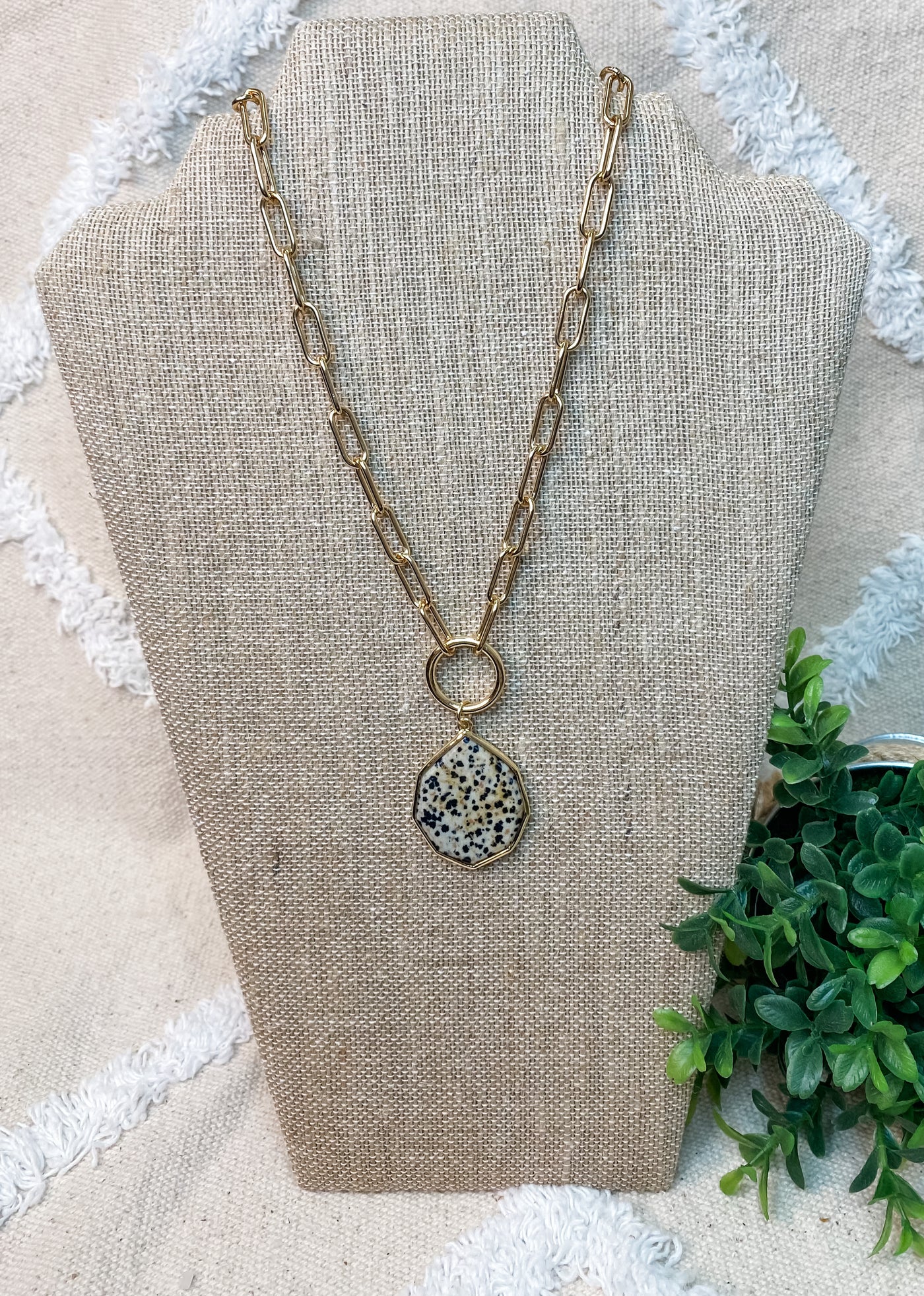 The Stunner Necklace
